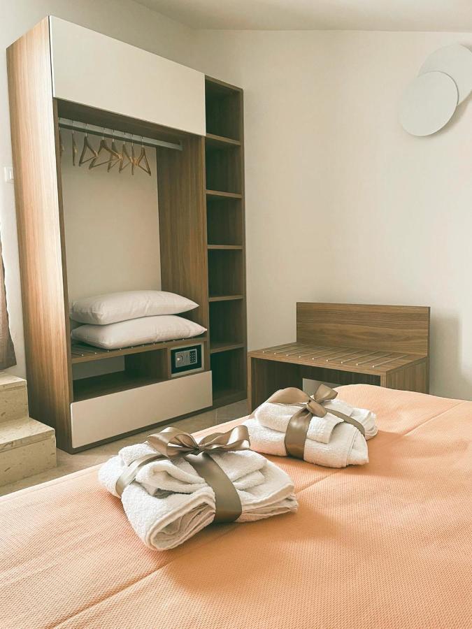 Talos Apartments 산비토로카포 외부 사진